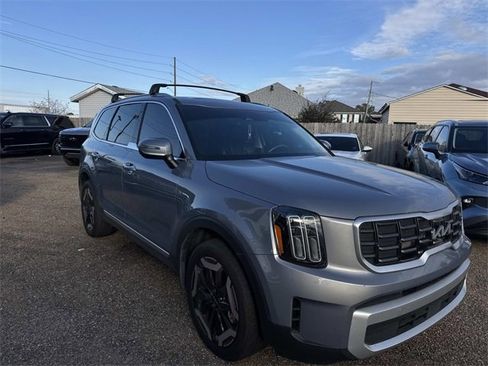 Used 2024 Kia Telluride S w/ S Sunroof Package image 4