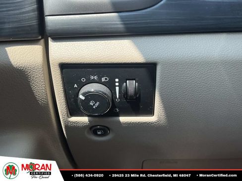 Used 2020 Jeep Grand Cherokee Laredo AWD/4WD image 26
