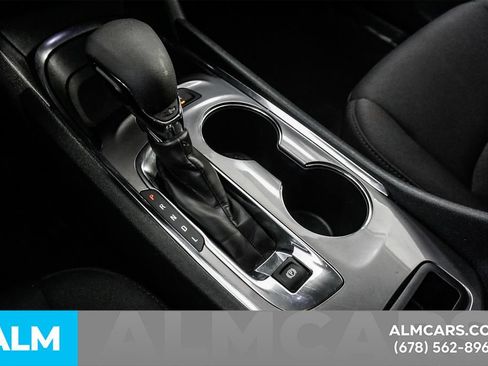 Used 2024 Chevrolet Malibu LT FWD image 34