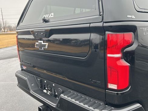 Used 2025 Chevrolet Silverado 2500 LTZ w/ Trail Boss Package image 25