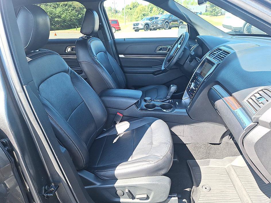 Used 2019 Ford Explorer Limited w/ Ford Safe & Smart Package AWD/4WD image 21