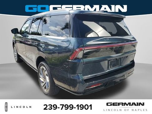 New 2025 Lincoln Navigator Reserve image 10