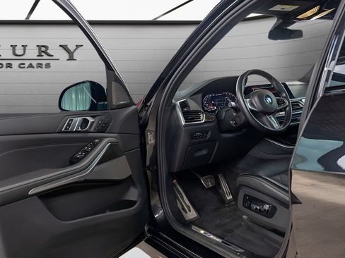 Used 2023 BMW X5 M50i w/ Climate Comfort Package AWD/4WD image 32