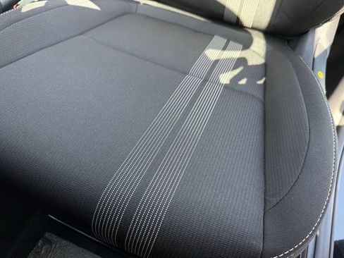 Certified 2025 Hyundai Venue SEL FWD image 23