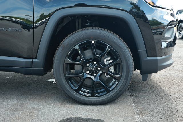 New 2026 Jeep Compass Latitude AWD/4WD image 5