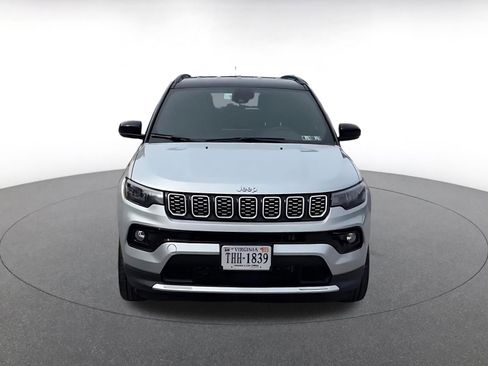 Used 2025 Jeep Compass Limited AWD/4WD image 4