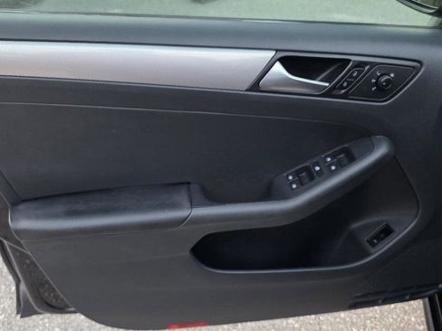 Used 2015 Volkswagen Jetta SE image 7