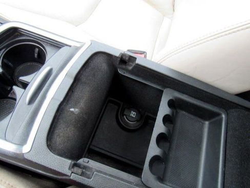 Used 2019 Chrysler 300 Touring L w/ Quick Order Package 22F image 37