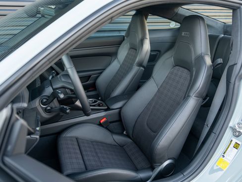 New 2026 Porsche 911 Carrera T image 5