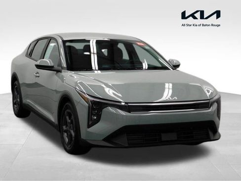 Used 2025 Kia K4 LXS image 1