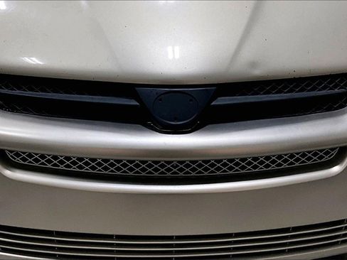 Used 2004 Toyota Sienna XLE image 28