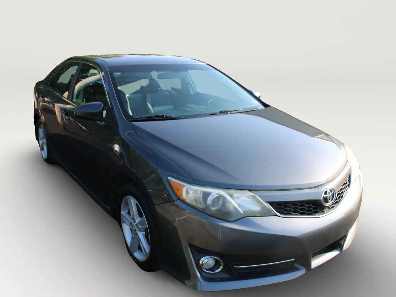Used 2013 Toyota Camry SE FWD image 12