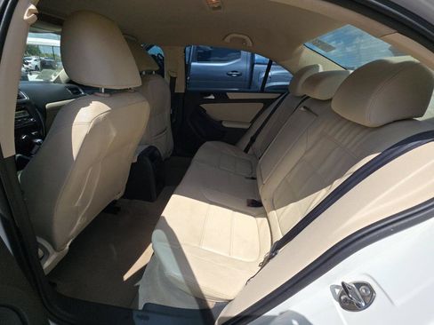Used 2012 Volkswagen Jetta SE FWD image 9