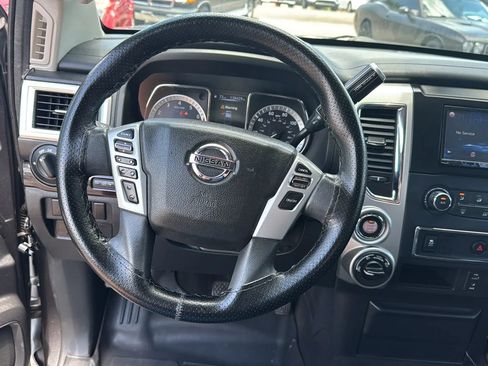 Used 2017 Nissan Titan SV AWD/4WD image 21