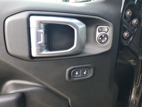 Used 2022 Jeep Wrangler Unlimited Sport image 29