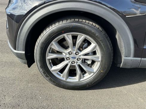 Used 2023 Ford Explorer XLT w/ Equipment Group 202A image 28