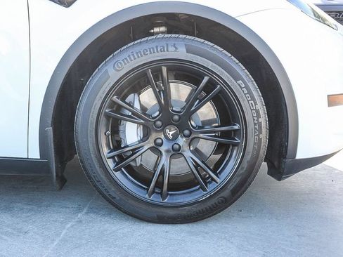 Used 2021 Tesla Model Y Long Range AWD/4WD image 11