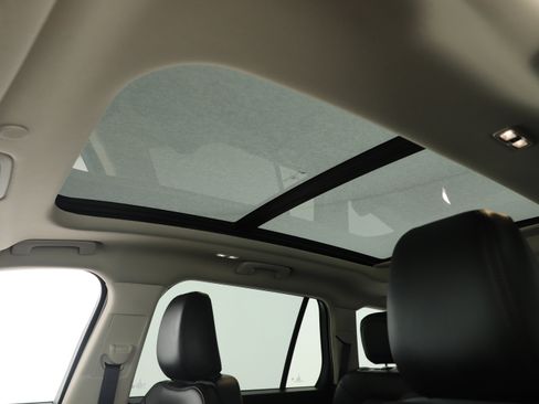 Used 2023 Lincoln Aviator 2WD w/ Premium Package image 7