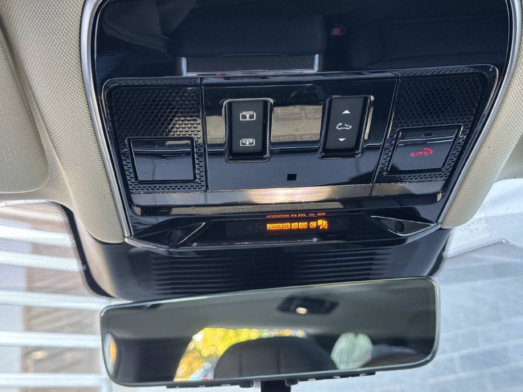 Certified 2023 Land Rover Range Rover SE AWD/4WD image 24