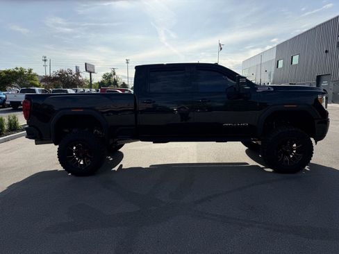 Used 2021 GMC Sierra 2500 AT4 w/ AT4 Premium Plus Package AWD/4WD image 2