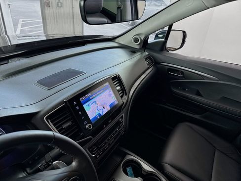 Used 2023 Honda Ridgeline RTL-E image 10