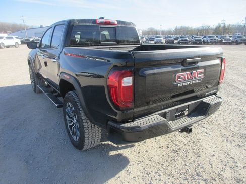 New 2026 GMC Canyon Denali image 9