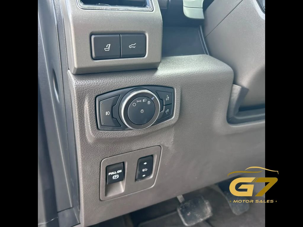 Used 2019 Ford Expedition XLT w/ Equipment Group 202A AWD/4WD image 10