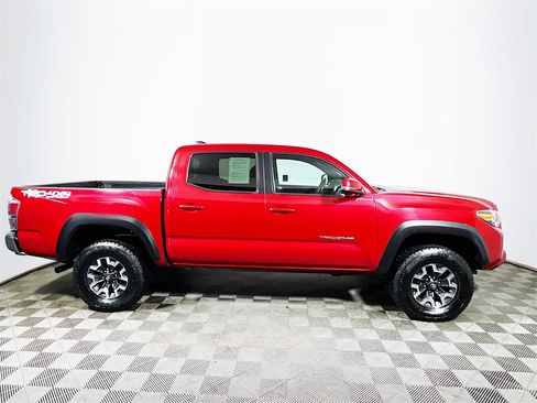Certified 2023 Toyota Tacoma TRD Off-Road image 9