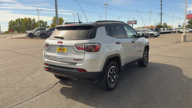 Used 2024 Jeep Compass Trailhawk AWD/4WD image 8