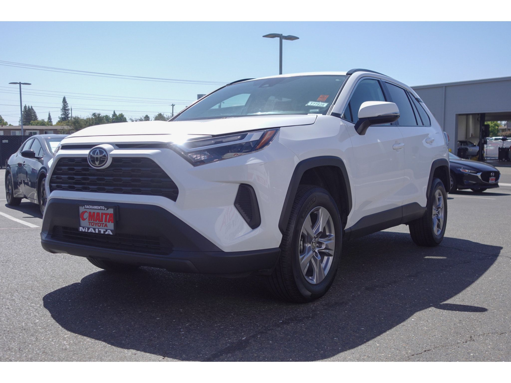 Used 2025 Toyota RAV4 XLE FWD image 7