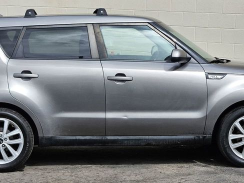 Used 2018 Kia Soul + FWD image 6