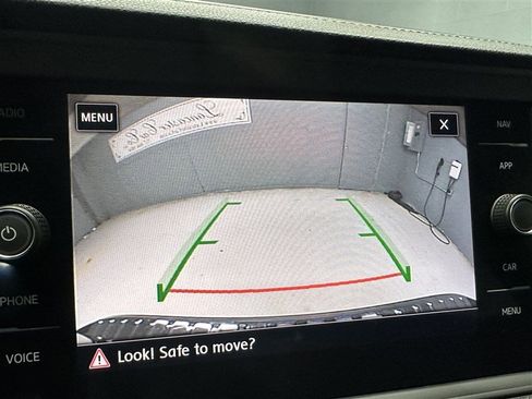 Used 2019 Volkswagen Jetta SEL Premium FWD image 24