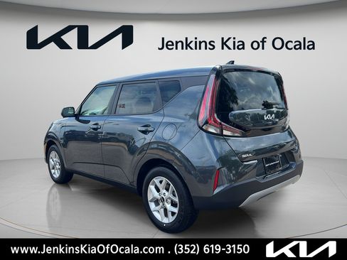 Certified 2025 Kia Soul LX w/ LX Technology Package FWD image 5