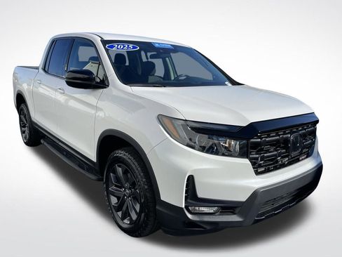 Certified 2025 Honda Ridgeline Sport image 8