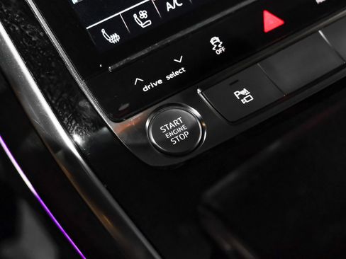 Used 2019 Audi Q8 Prestige w/ Year 1 Package AWD/4WD image 19