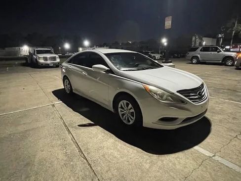 Used 2012 Hyundai Sonata GLS image 1