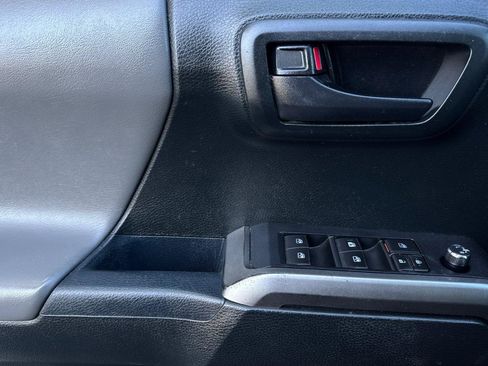 Used 2017 Toyota Tacoma SR5 w/ Tow Package image 13