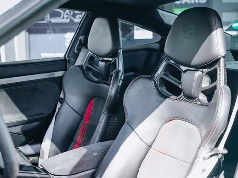 Used 2018 Porsche 911 GT3 RWD image 16