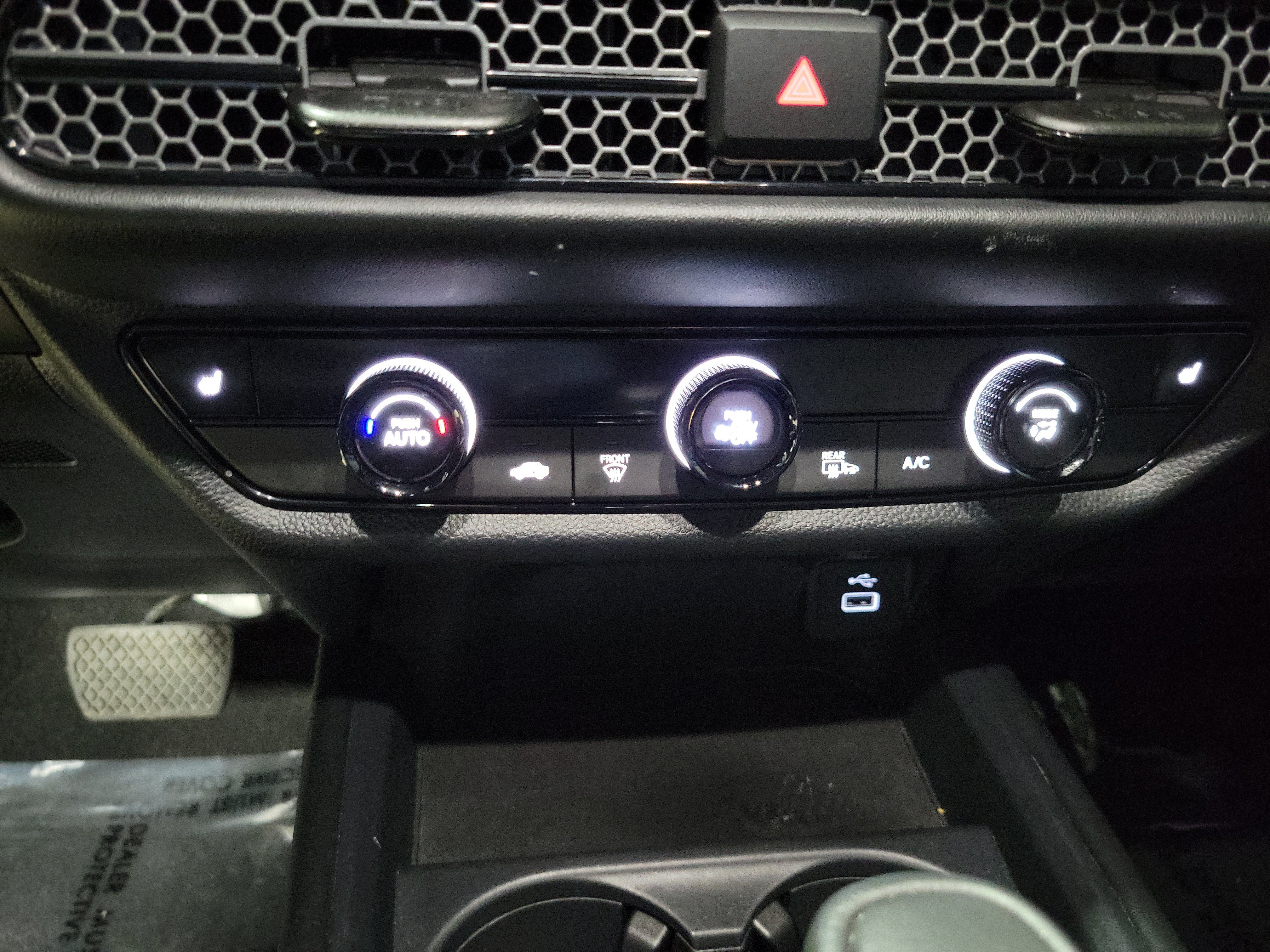 Certified 2025 Honda HR-V Sport image 28