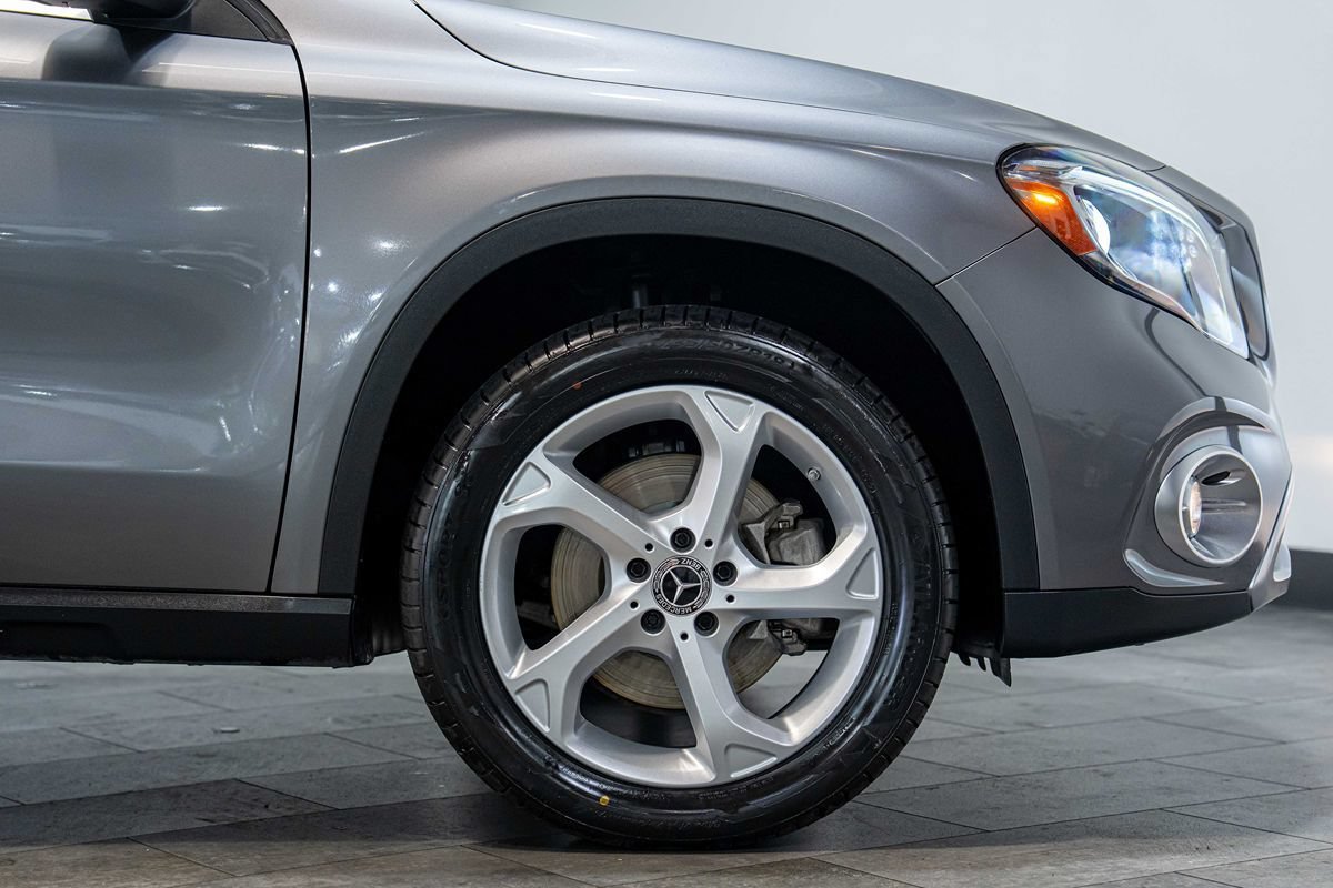 Used 2020 Mercedes-Benz GLA 250 4MATIC w/ Premium Package image 9