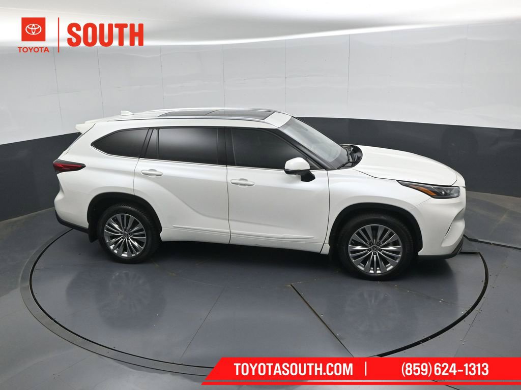 Used 2021 Toyota Highlander Platinum AWD/4WD image 50