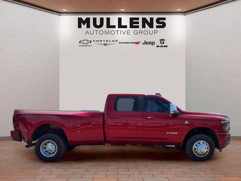 Used 2026 RAM 3500 Laramie w/ Sport Appearance Package AWD/4WD image 4