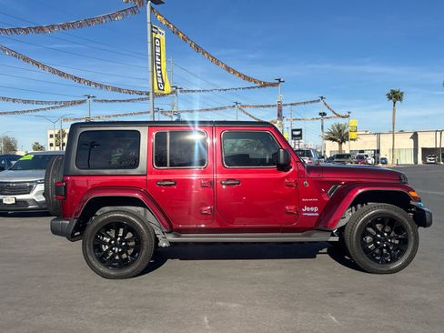 Used 2022 Jeep Wrangler Unlimited Sahara image 3