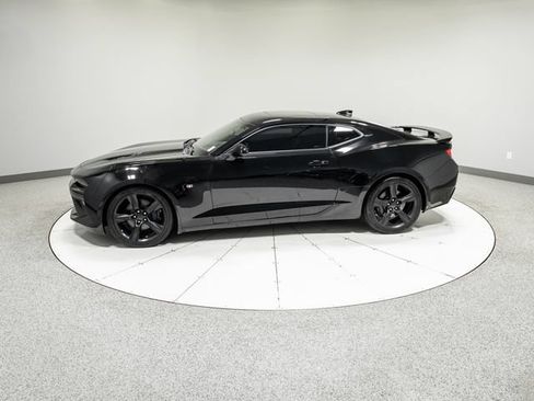 Used 2018 Chevrolet Camaro SS RWD image 28