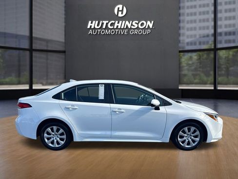 Used 2025 Toyota Corolla LE image 2