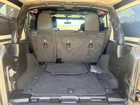 Used 2019 Jeep Wrangler Unlimited Sport S image 15