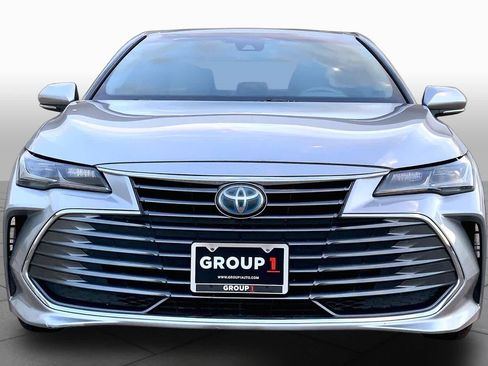 Used 2019 Toyota Avalon Limited FWD image 4