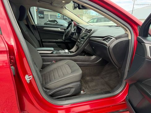Used 2020 Ford Fusion SE FWD image 10