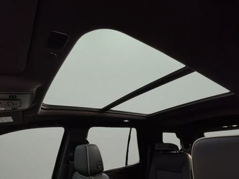 Used 2021 Chevrolet Tahoe Premier image 19