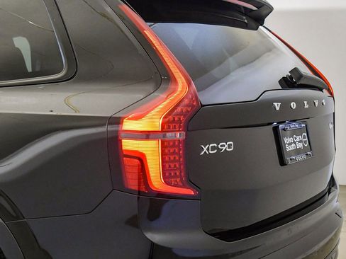 New 2026 Volvo XC90 B6 Ultra w/ Protection Package AWD/4WD image 12
